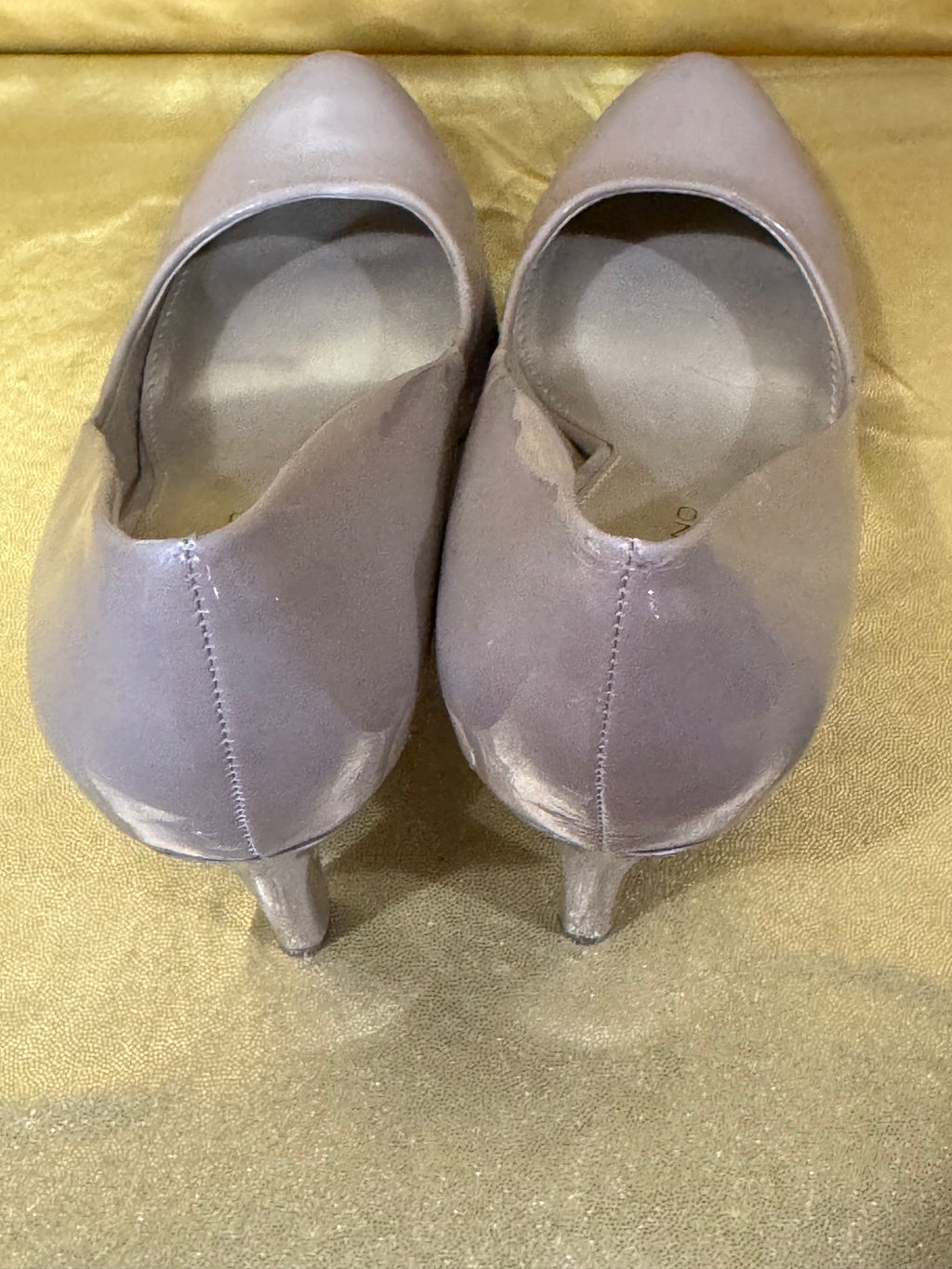✨ Bandolino Annie Beige Patent Leather Rounded Toe Pumps - Size 7M ✨
