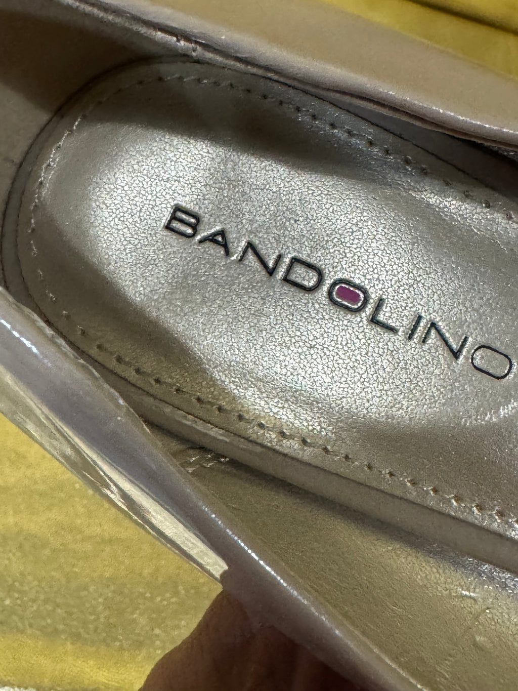 ✨ Bandolino Annie Beige Patent Leather Rounded Toe Pumps - Size 7M ✨