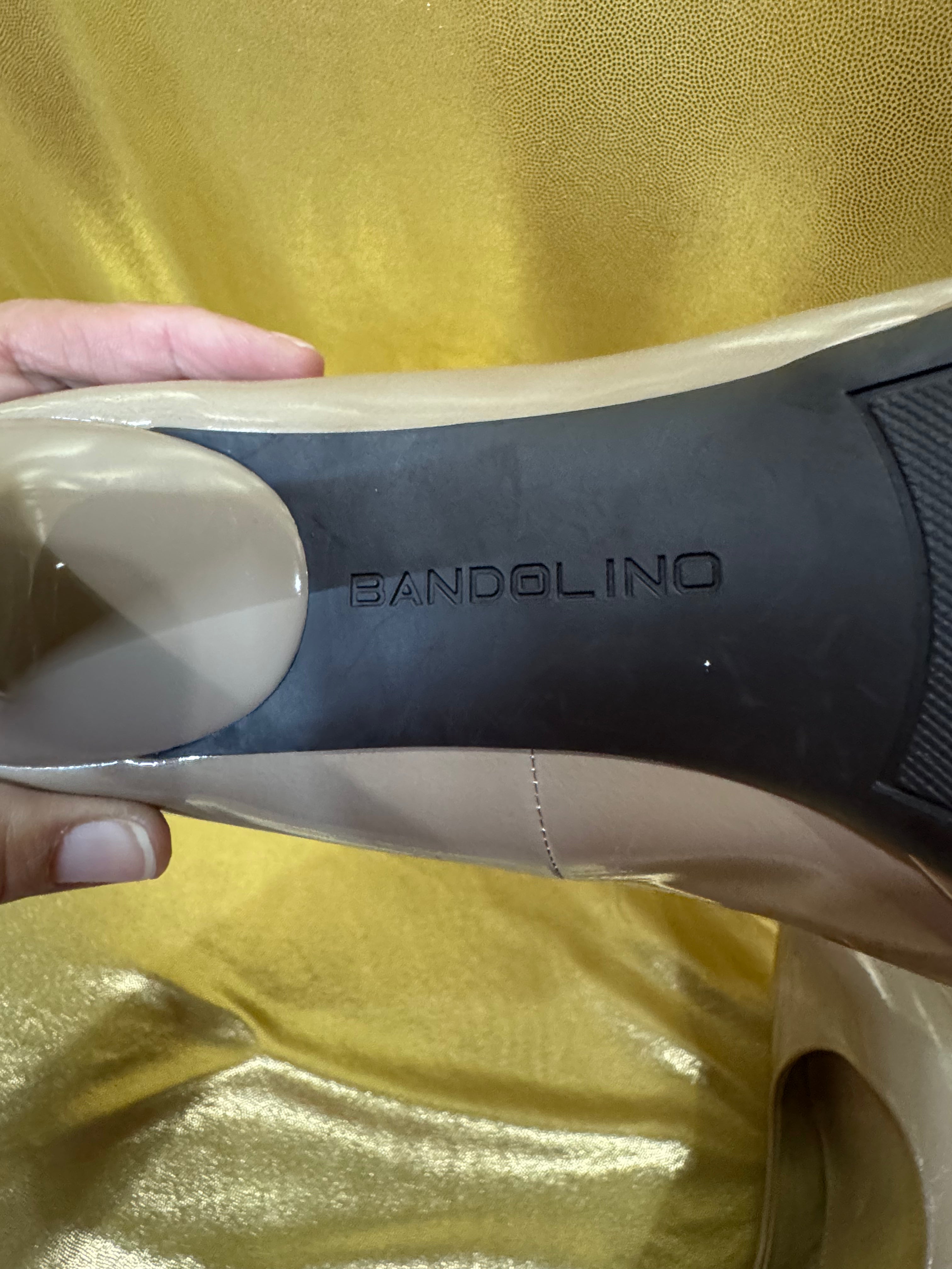 ✨ Bandolino Annie Beige Patent Leather Rounded Toe Pumps - Size 7M ✨