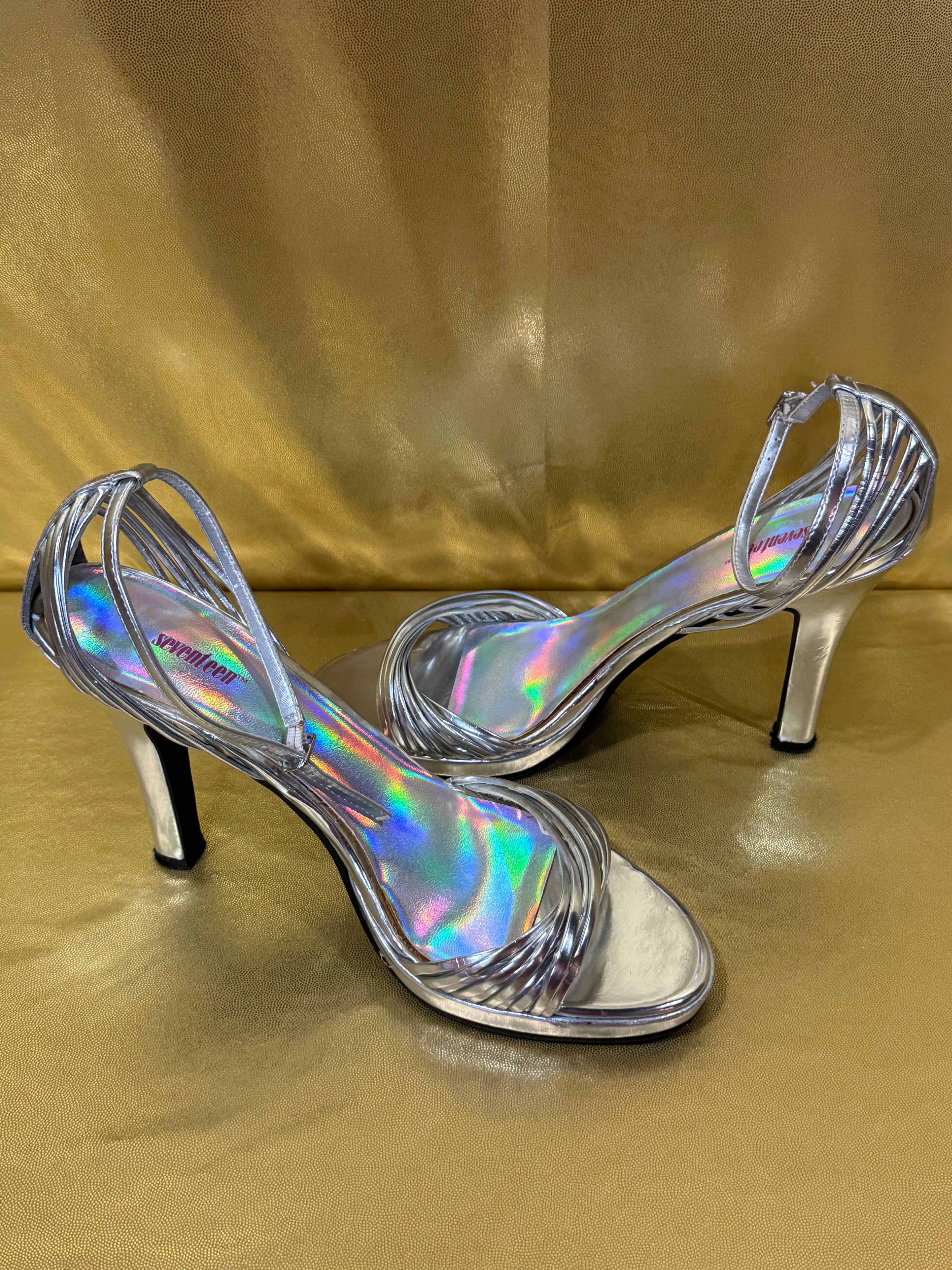 Vintage Y2K Seventeen Metallic Silver Strappy Heels with Holographic Iridescent Insoles – Size 8.5