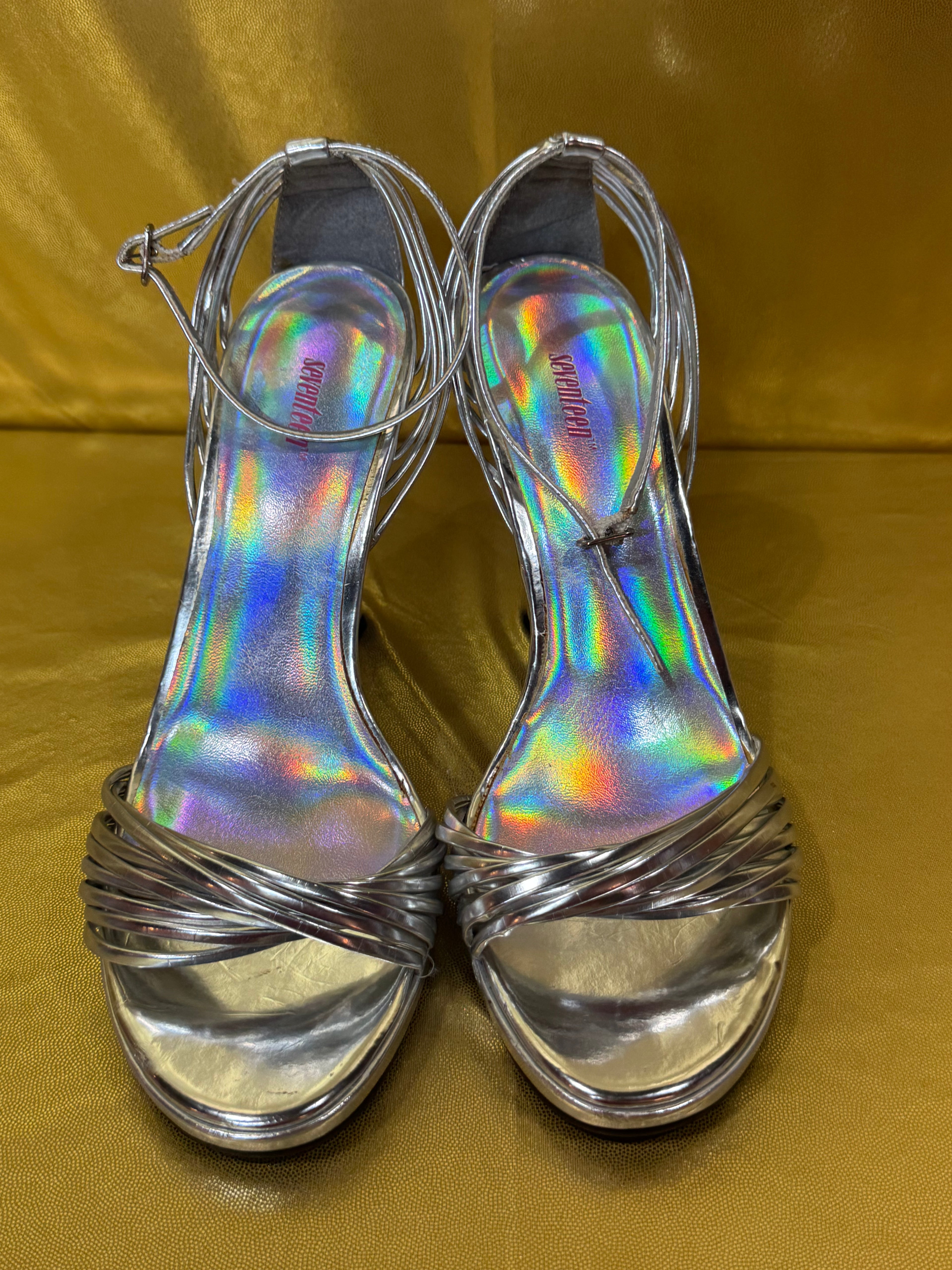 Vintage Y2K Seventeen Metallic Silver Strappy Heels with Holographic Iridescent Insoles – Size 8.5