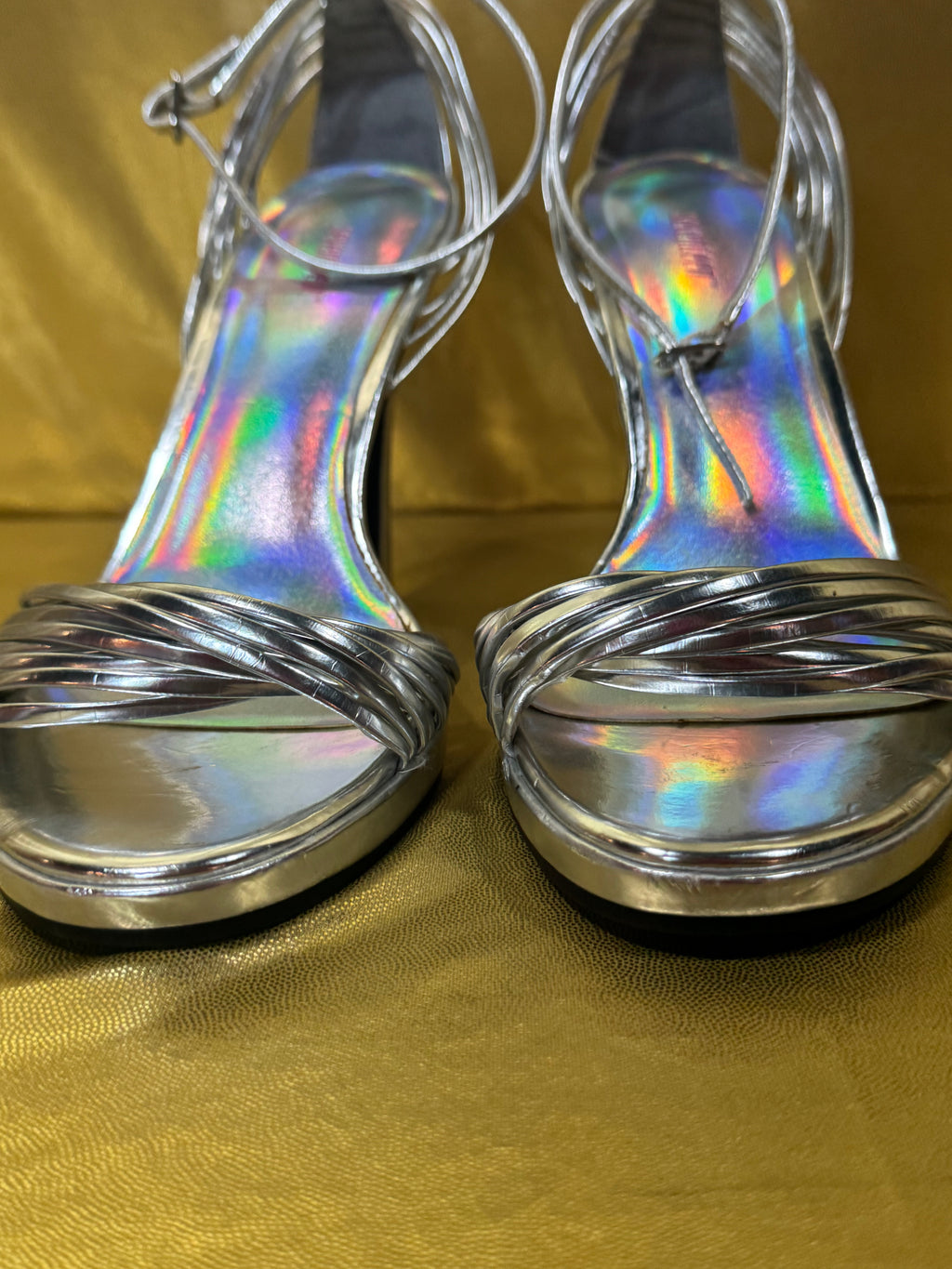 Vintage Y2K Seventeen Metallic Silver Strappy Heels with Holographic Iridescent Insoles – Size 8.5