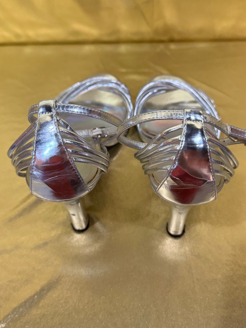 Vintage Y2K Seventeen Metallic Silver Strappy Heels with Holographic Iridescent Insoles – Size 8.5
