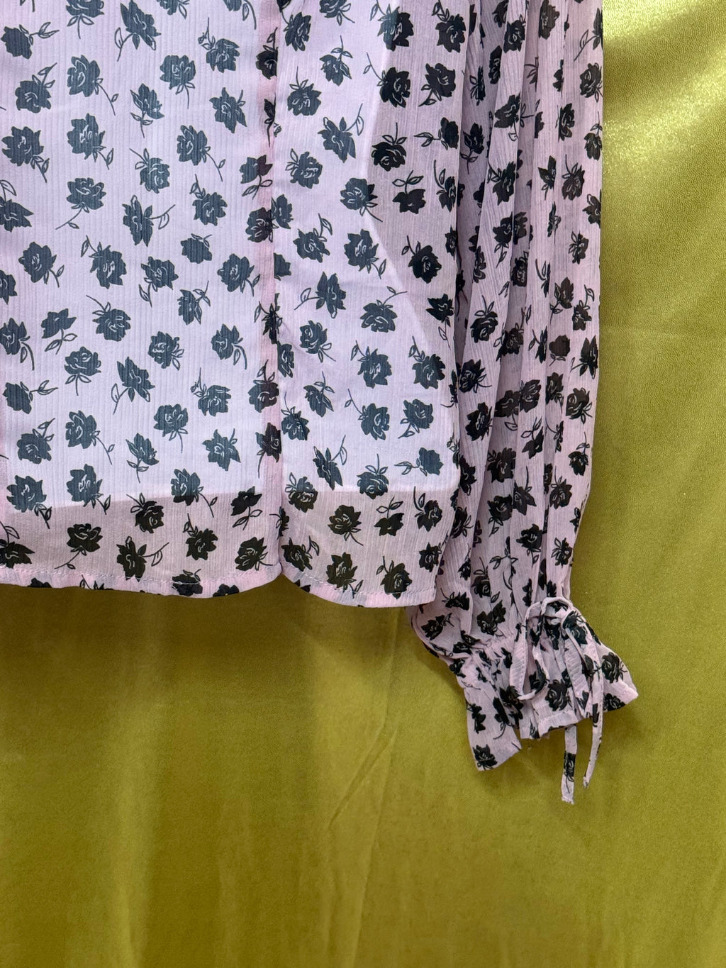 H&M Divided Pink & Black Floral Ruffled Chiffon Blouse Size XXS