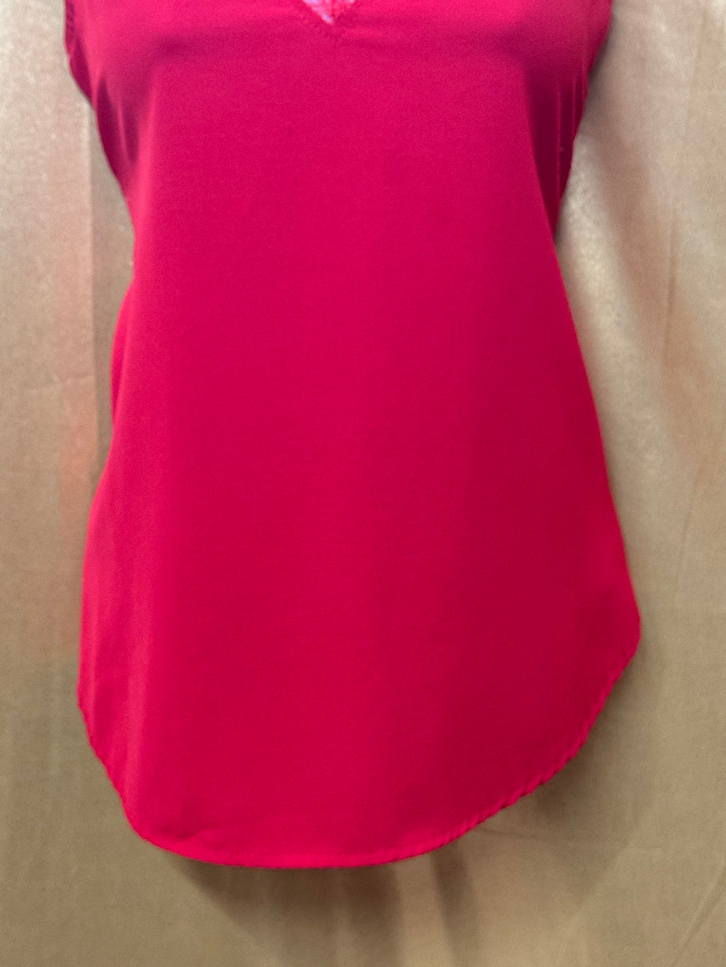 Chic True Red Lace V-Neck Sleeveless Top – Size Small