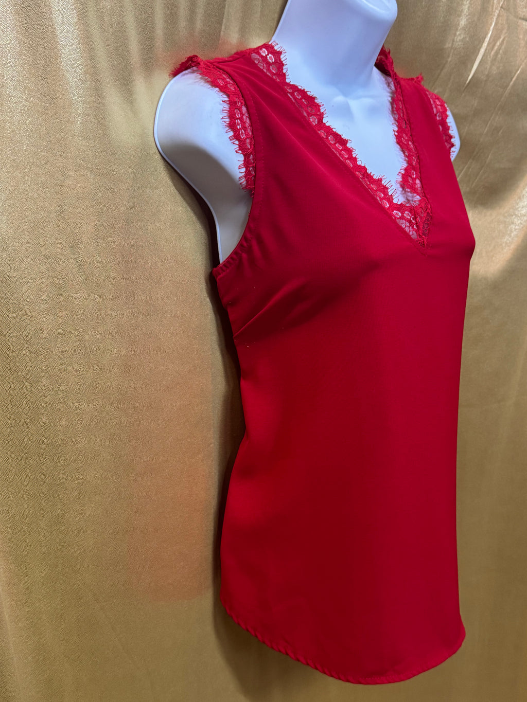 Chic True Red Lace V-Neck Sleeveless Top – Size Small