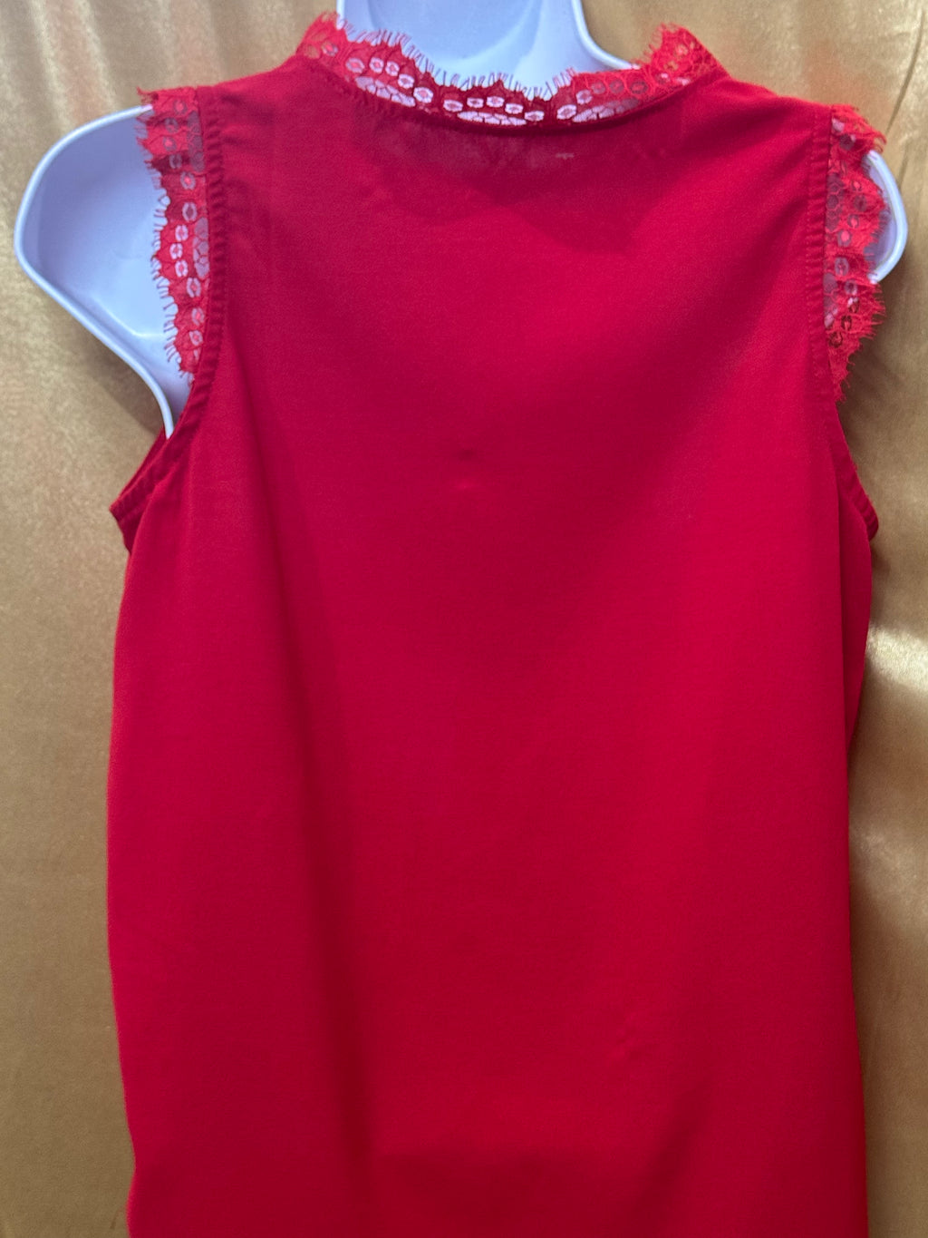 Chic True Red Lace V-Neck Sleeveless Top – Size Small