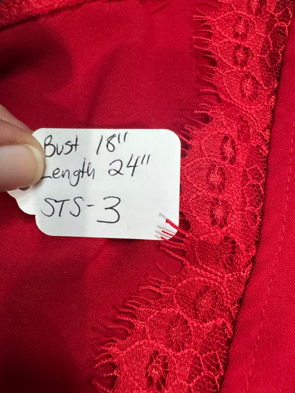 Chic True Red Lace V-Neck Sleeveless Top – Size Small