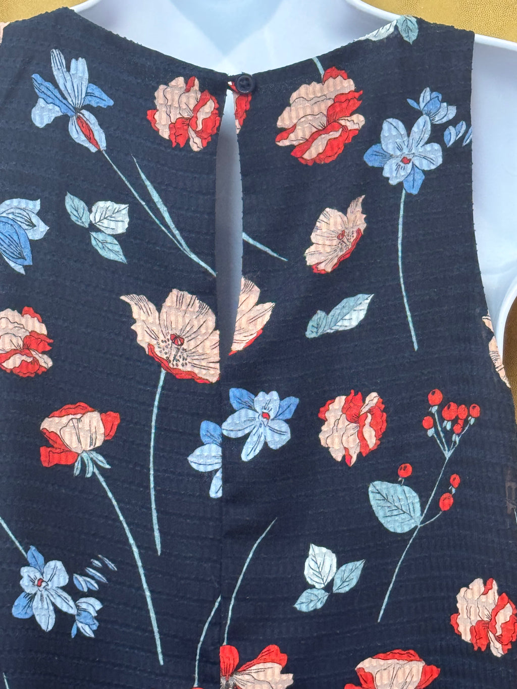 Jones New York Floral Sleeveless Blouse Size Small Navy Blue Textured Lined Top