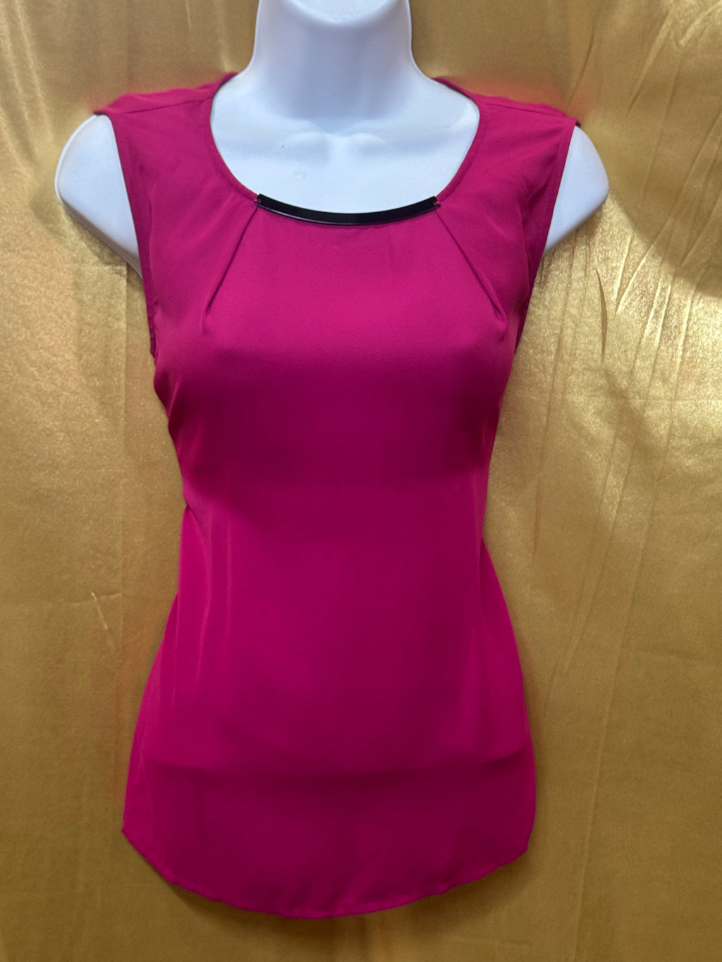 Laundry by Shelli Segal Magenta Sleeveless Pleated Blouse Size Small