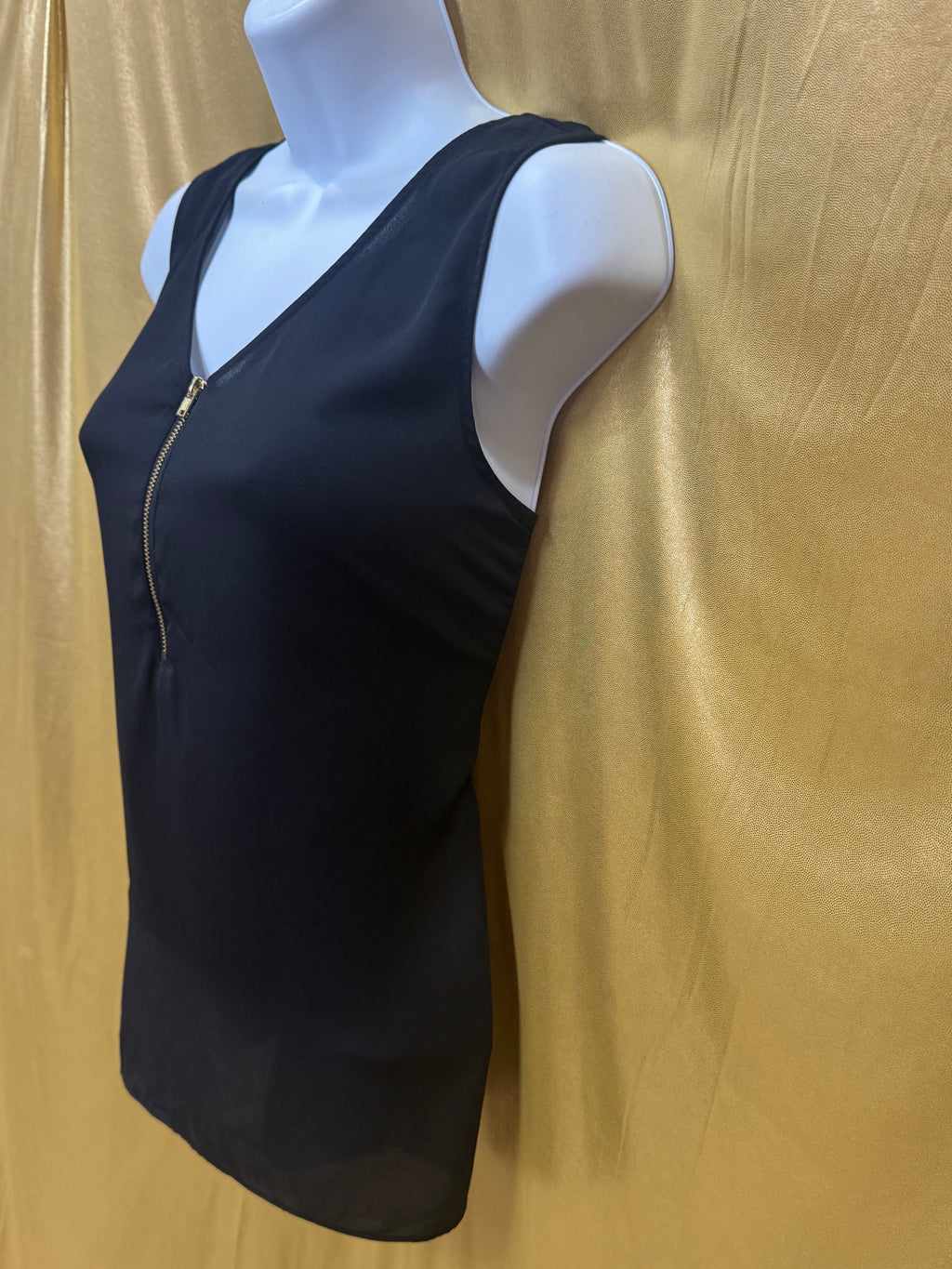 Bold Elements Black Zip V-Neck Sleeveless Blouse Size Small