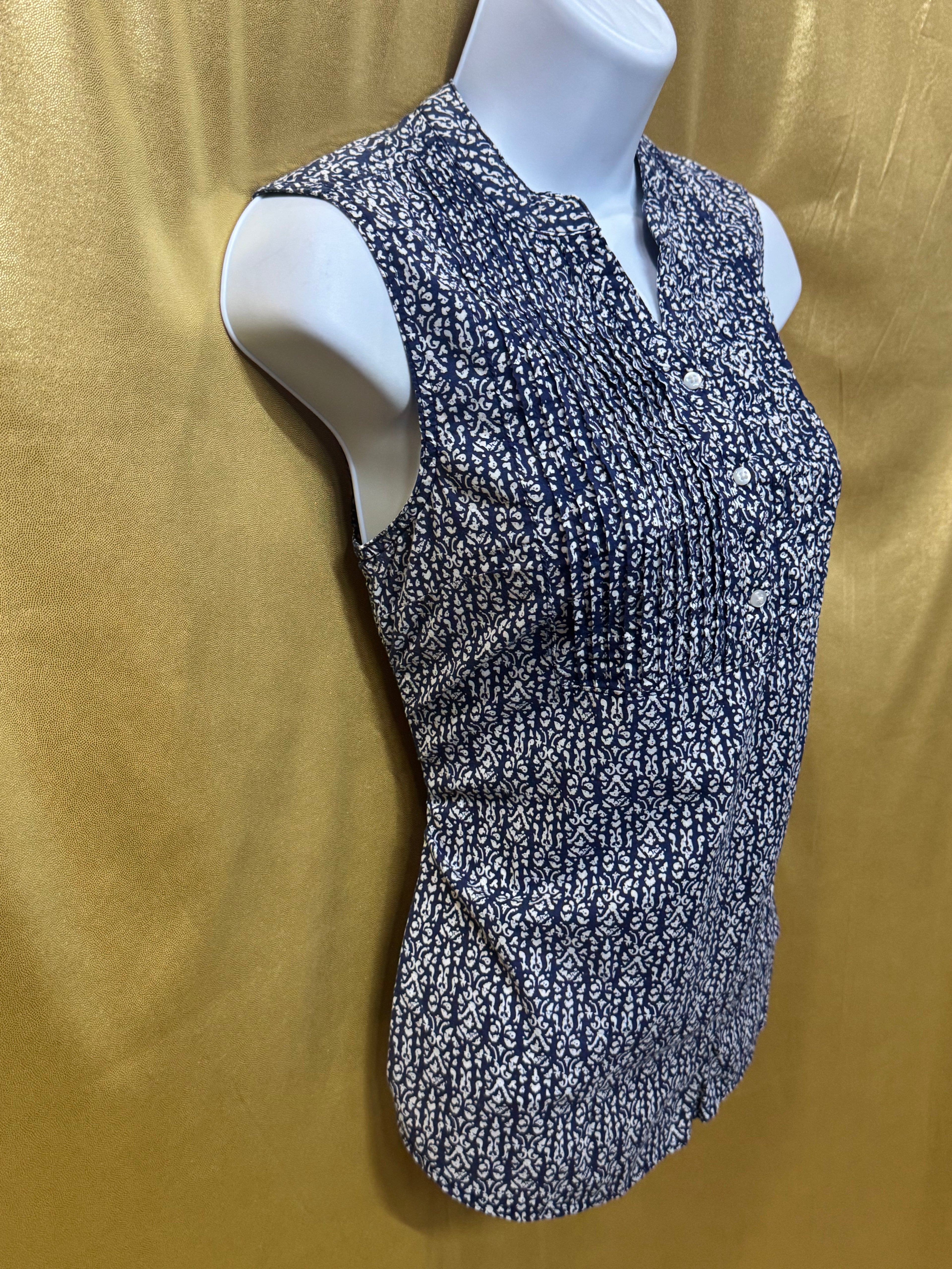 Bit & Bridle Blue & White Cotton Sleeveless Blouse - Size Small