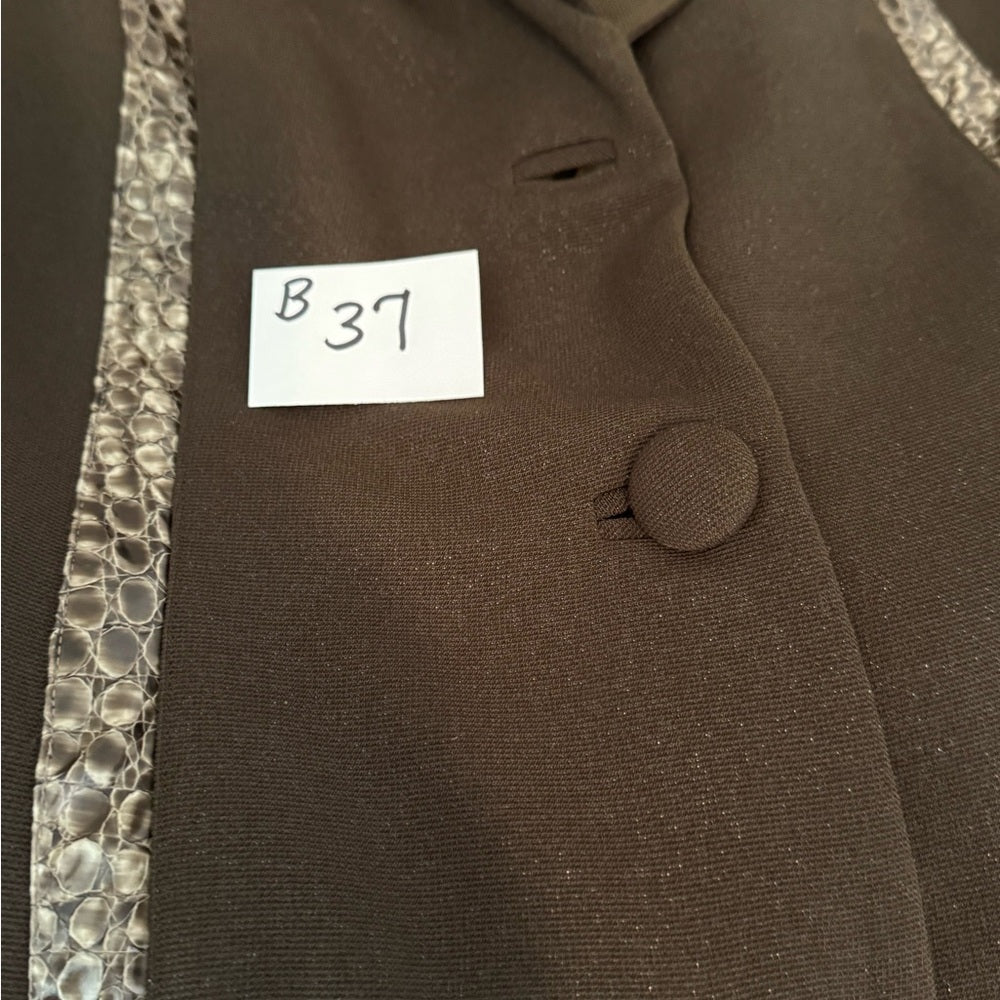 B-37 Donna Vinci Couture Brown 2-Piece Vintage Skirt & Blazer Set Size 10