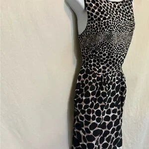 A-146 Love Cream White & Black Animal Print Sleeveless MIDI Dress‎ Size 13