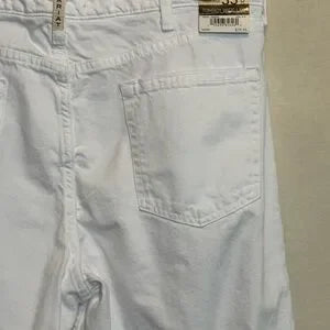 B-253 Ariat NWT White Distressed Ultra High Rise Tomboy Wide Leg Cropped Jeans‎